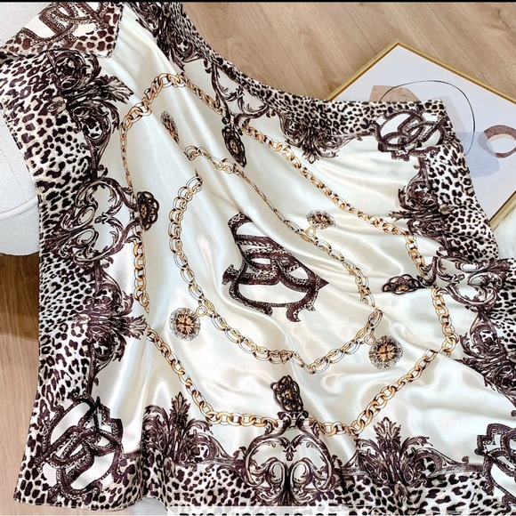 Large square head and neck scarf 🧣(brand new) - Picture 3 of 4